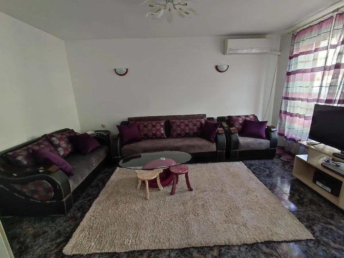 Cozy Apartment In Varna